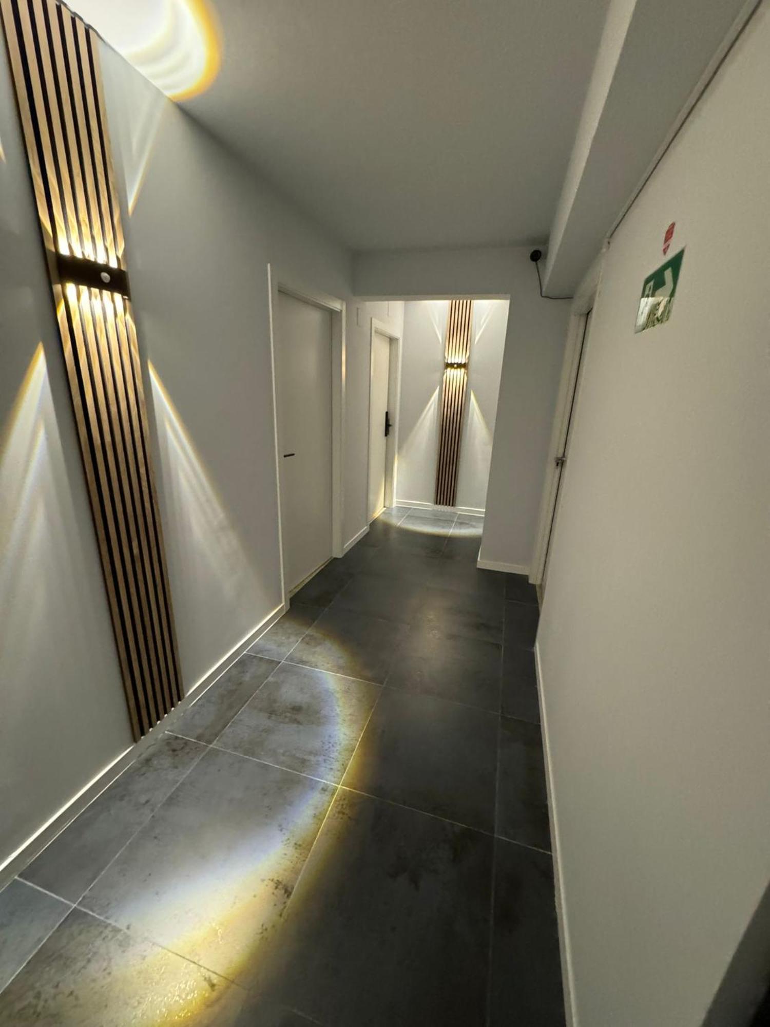 Ynfinity Aparthotel Valencia Bagian luar foto