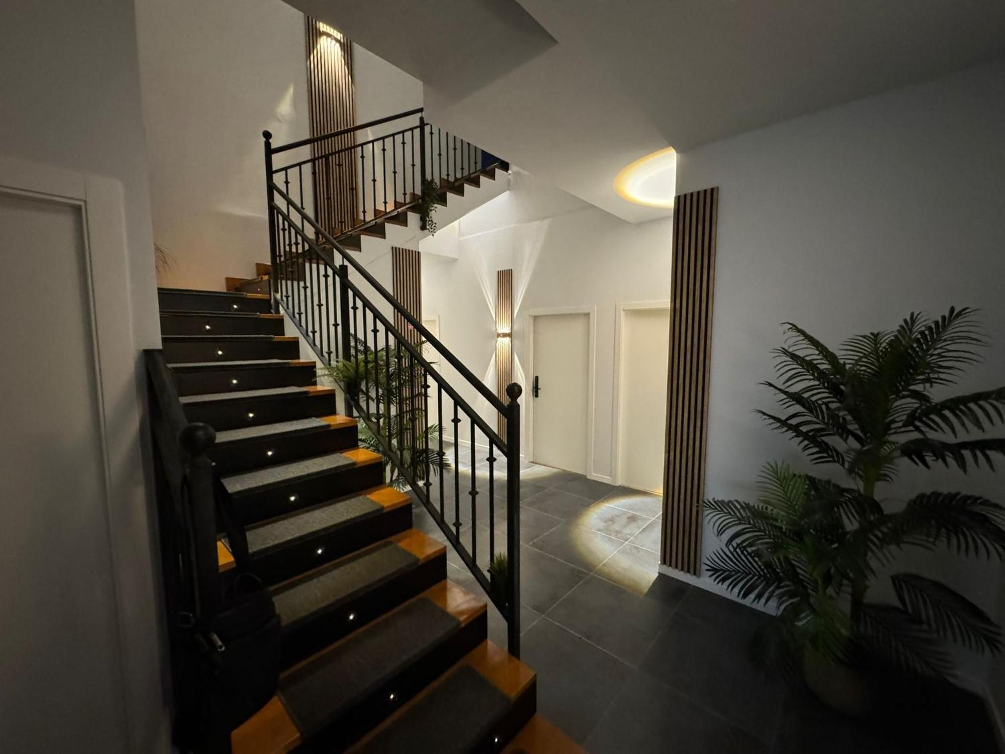 Ynfinity Aparthotel Valencia Bagian luar foto