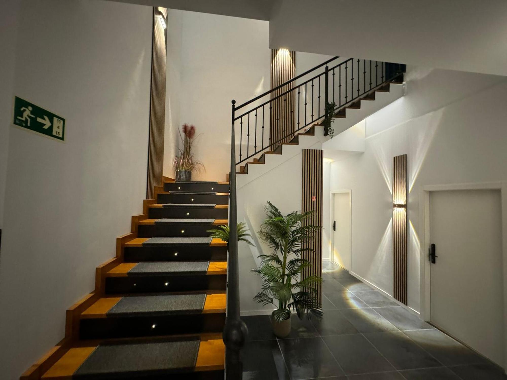Ynfinity Aparthotel Valencia Bagian luar foto